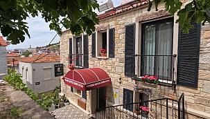 Çeşme'nin en yeni oteli Picasso Suites kapılarını açtı